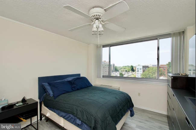 Photo - 5353 Columbia Pike Unit 503