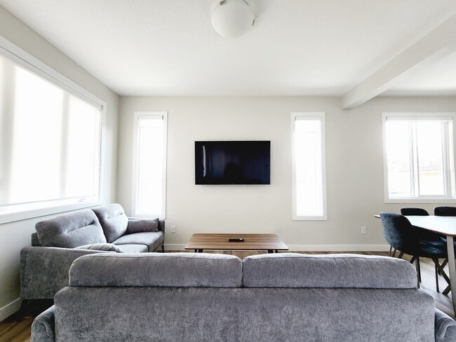 Photo - 10113-10117 117 Ave NW Unit 10113 MAIN