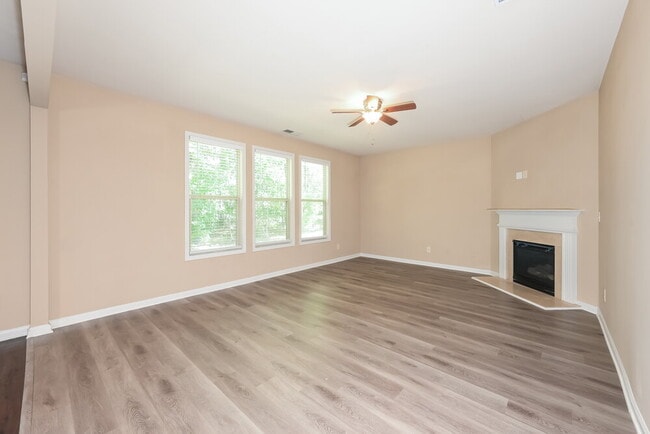 Photo - 795 Westmoreland Ln NE