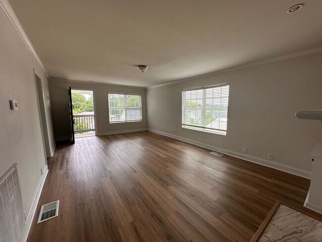Photo - Immaculate 3 Bedroom Home For Rent In Soug...