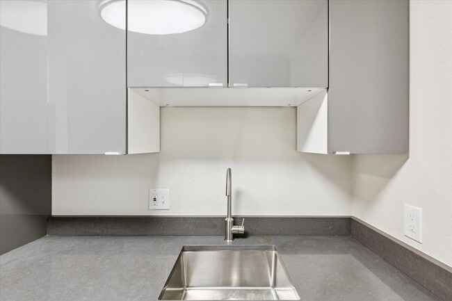 Photo - Available for immediate move in!! Remodele...