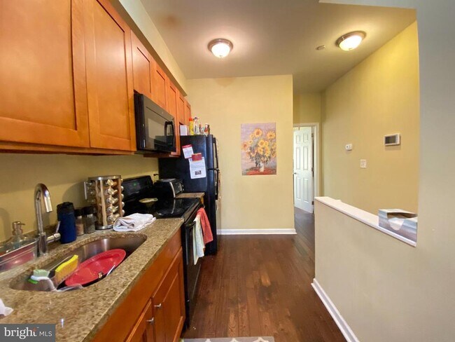 Photo - 1618 Page St