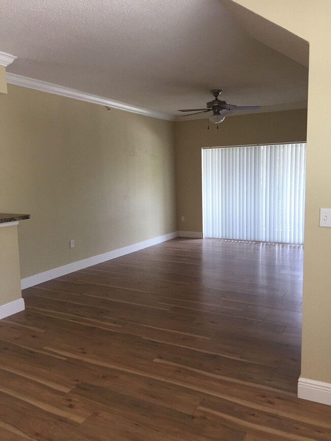 Photo - 5960 W Sample Rd Unidad 208