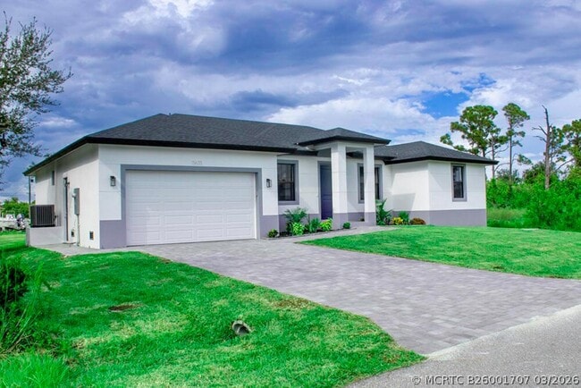 Photo - 15633 Lakeland Cir