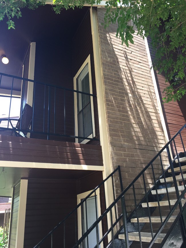 Briarbend Apartments