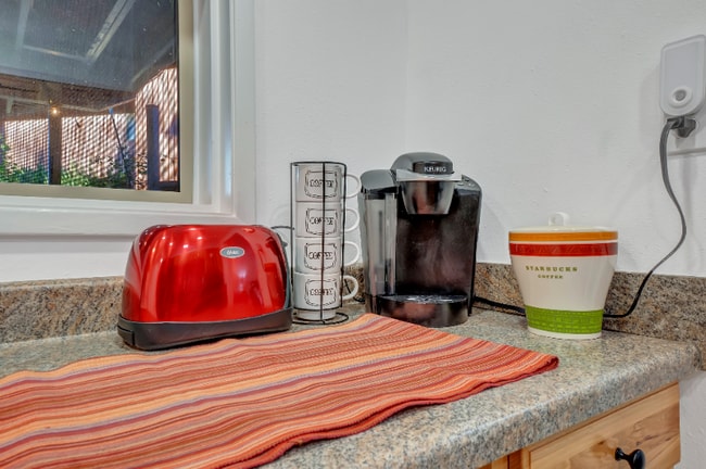 Photo - 3720 W Grandview Ave Unidad E