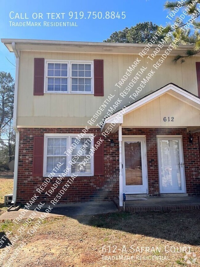 Building Photo - Charming 2-Bedroom Townhouse Near Lake Joh...