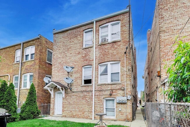 Photo - 1822 Gunderson Ave