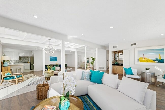 Photo - 3636 Oceanhill Way