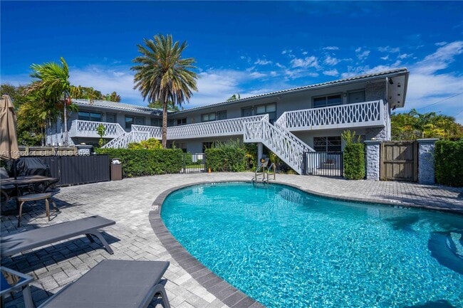 Building Photo - 715 NE 6th St Unit 5A