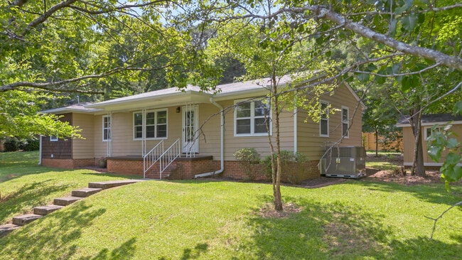 Building Photo - 3005 Pine Dr NE Rental