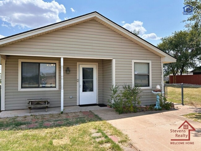 Photo - 1302 SW Texas Ave