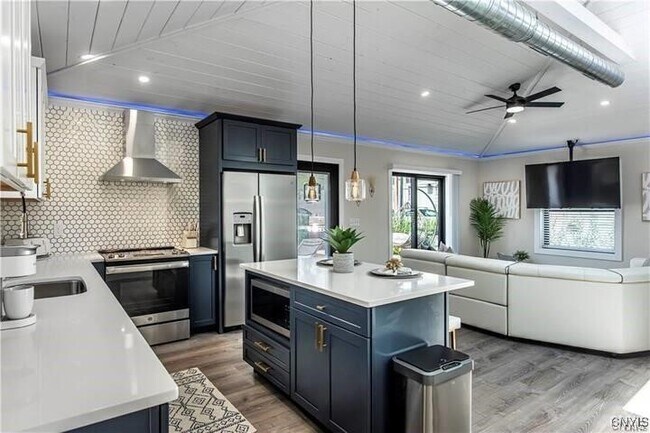 Photo - 1014 Main St