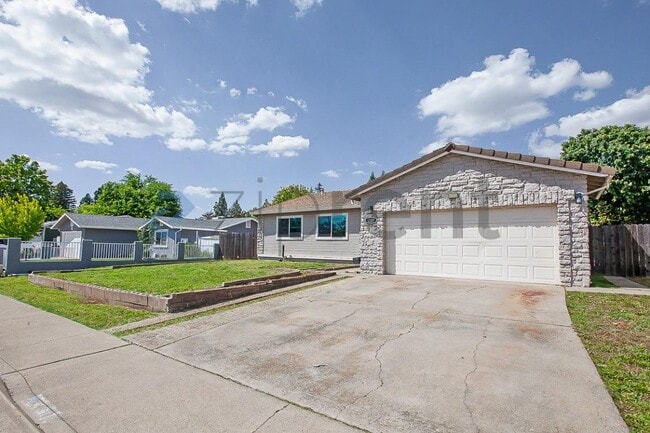 Photo - 2307 N Cirby Way