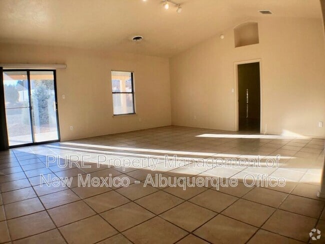 Building Photo - 4905 Kingsway Dr Rental