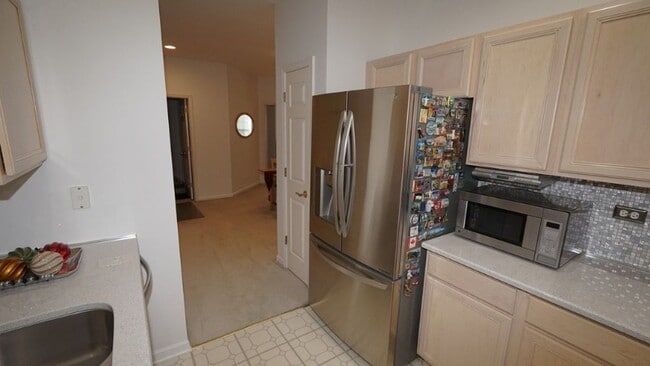 3317 Stratford Ct Unit 1E