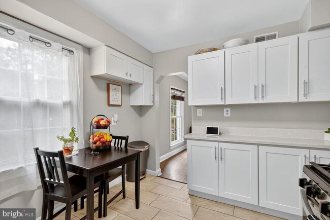 Photo - 9824 Old Fort Rd