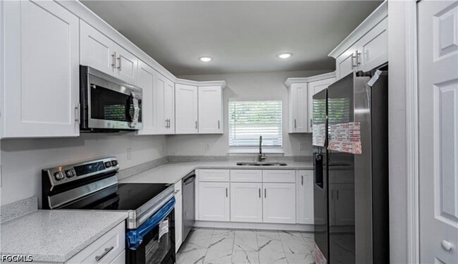 Photo - 303 E 7th St