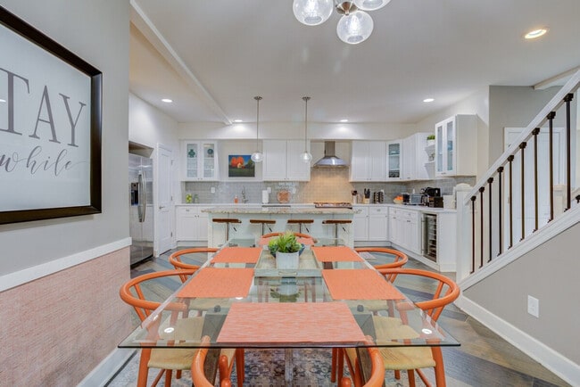 Building Photo - 373 E Morris St Unit ID1303761P