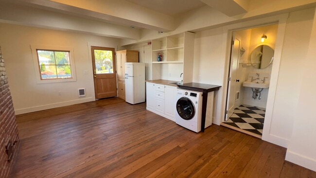 Photo - 1588 Grand Ave Unit 1588 Grand Ave. C/Studio