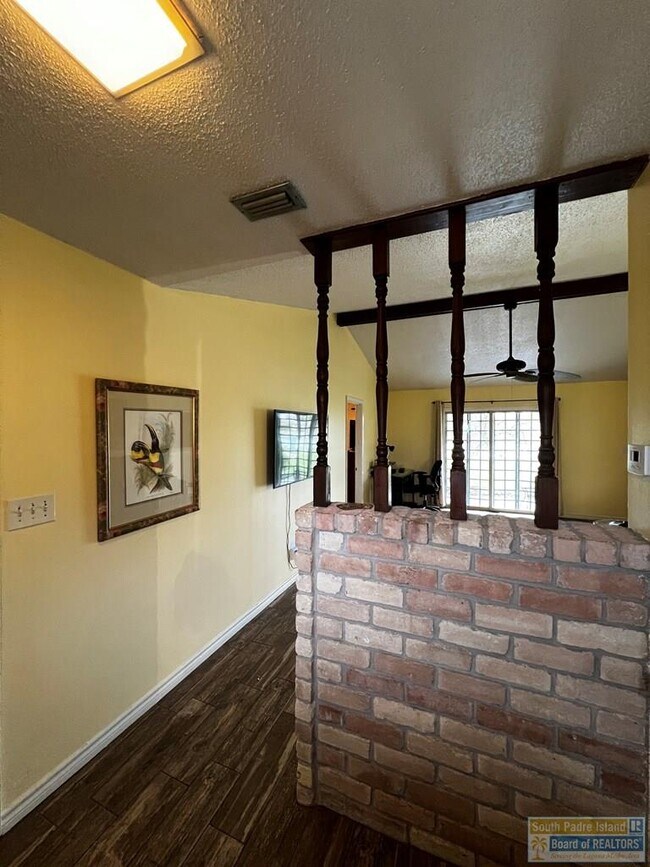 Photo - 603 Continental Dr Unit 4