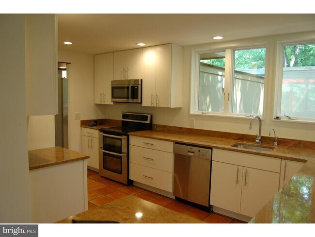 Photo - 1204 General Mercer Ave