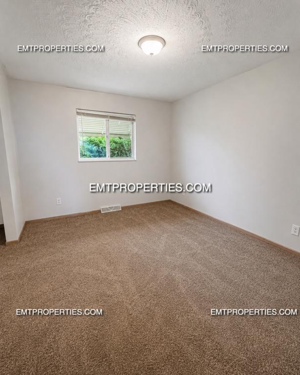 Photo - 3024 Meister Rd