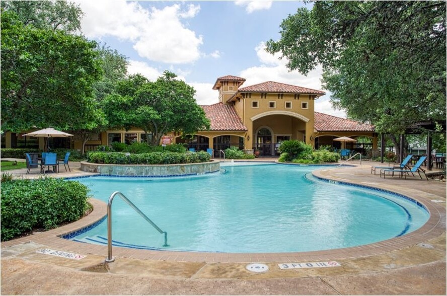 Montecristo Pool Area to Clubhouse View
