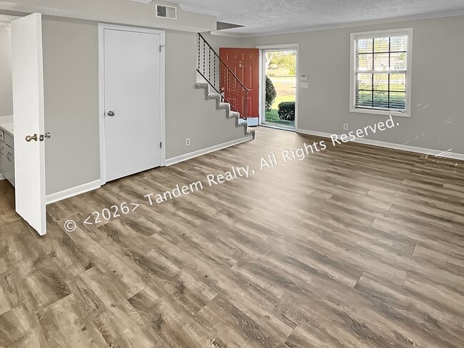 Photo - 2331 Kimberly Dr