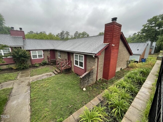 Building Photo - 4701 Brockton Dr Unit d Rental