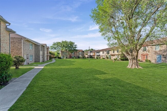 Photo - 1076 Willow Oaks Cir