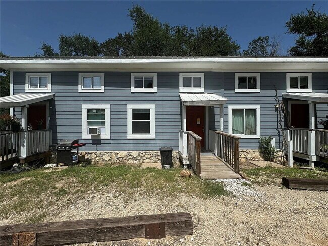 1108 W McCarty Ln