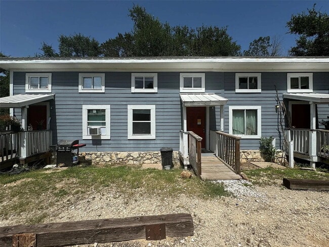 Photo - 1108 W McCarty Ln
