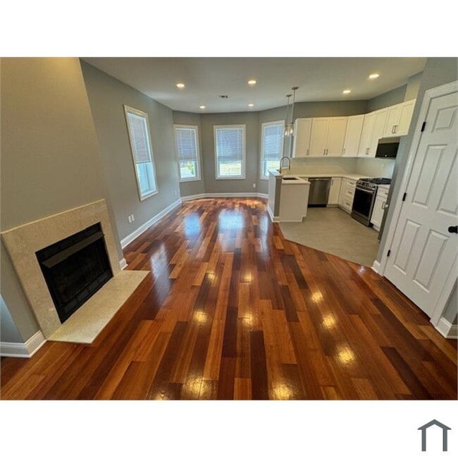 Photo - 260 John St Unidad A2