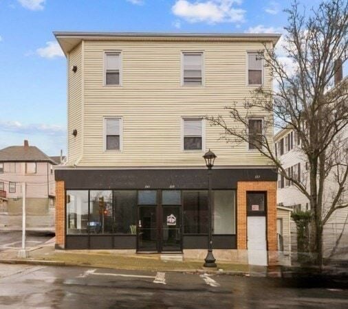 Building Photo - 337 Columbia St Unit 2R