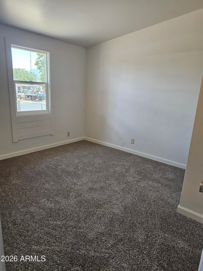 Photo - 165 Sherbundy St