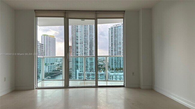 Photo - 31 SE 5th St Unit 500 Brickell condo