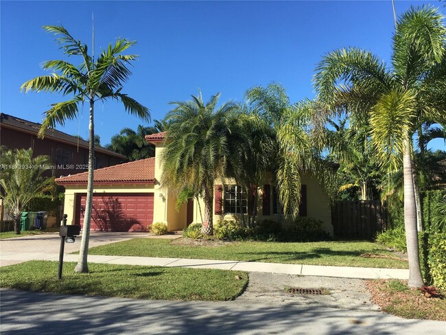 Building Photo - 16637 SW 52nd St Rental