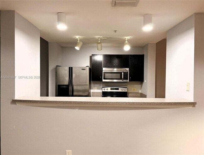 Photo - 533 NE 3rd Ave Unit 313
