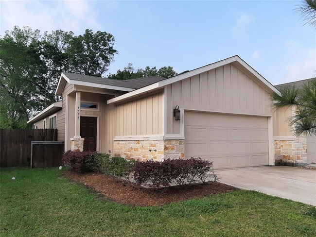 9733 Grosbeak Ln