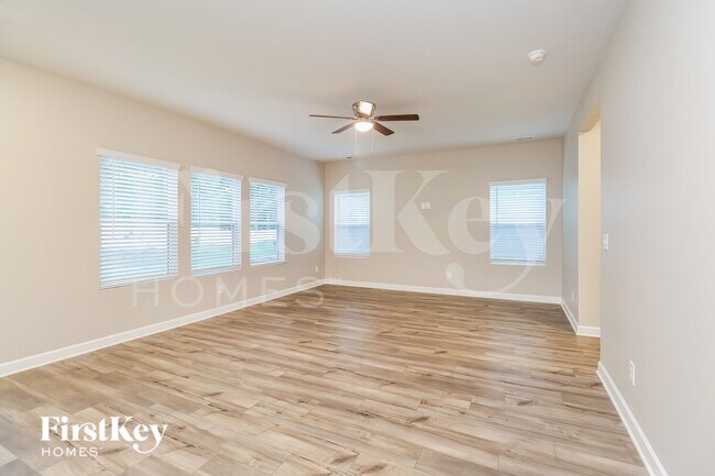 916 Clementine Rd