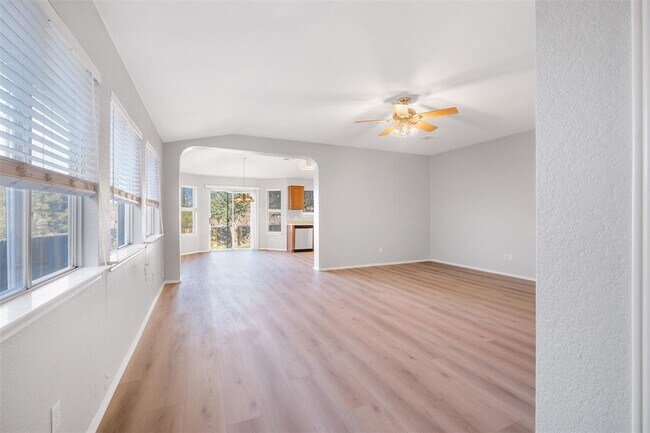 Photo - 2006 Charlotte Way