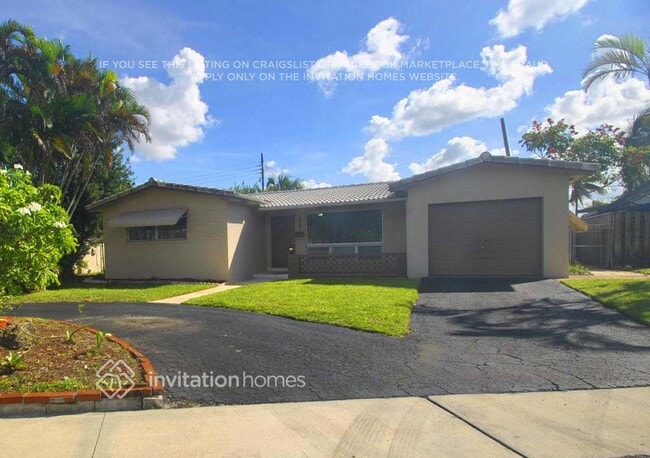 Photo - 921 E Hawthorne Cir