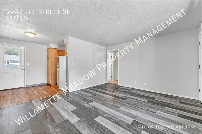 Photo - 2247 Lee St SE