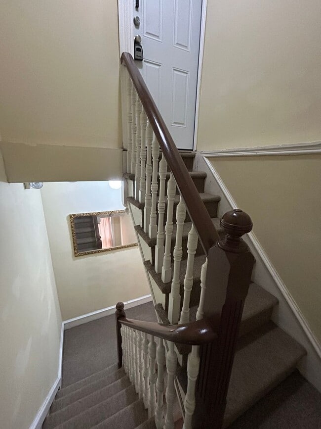 Photo - 802 N Van Buren St Unit 3