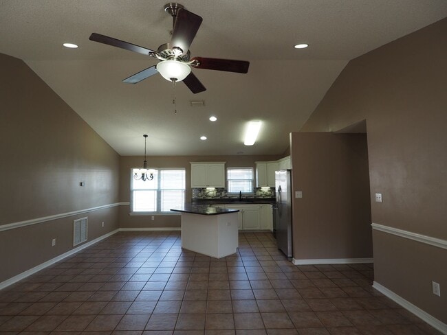 Photo - Gulf Shores Cottage close to park and schools!