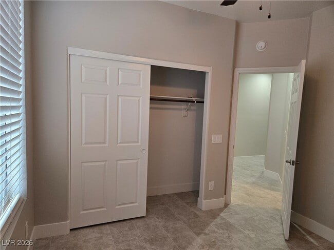 Building Photo - 993 White Glacier Ave