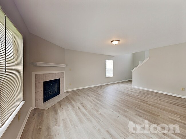 Photo - 4719 Plantation St