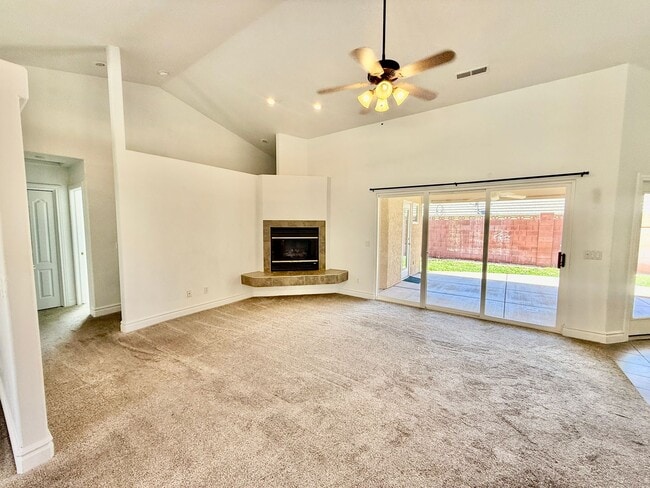 Photo - 4-BR Home in Shadow Mountain @ Green Valley