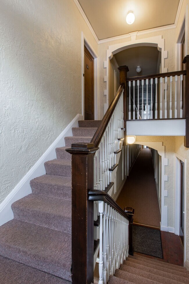 3508 Dupont